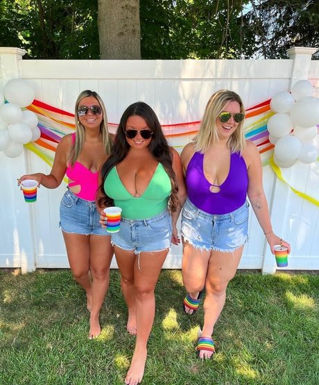 chatte chauve onlyfans art de haute qualité images