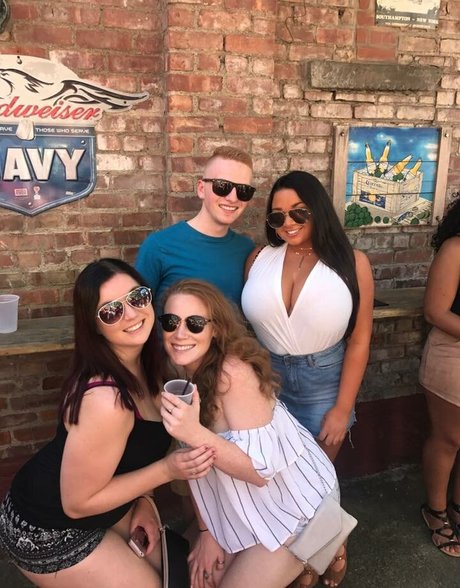 lunettes milf onlyfans chaud de haute qualité photos