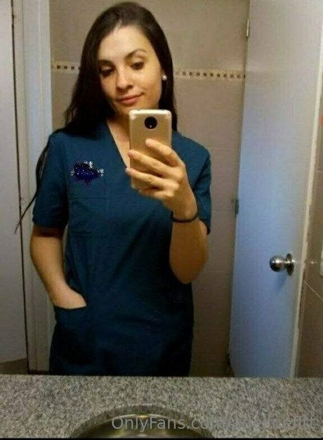 adelinefitt modèle porno photo