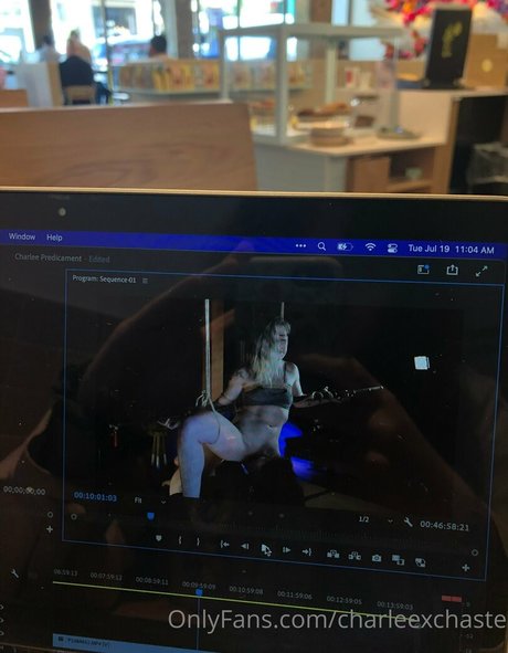 charleexchaste nus étoiles img