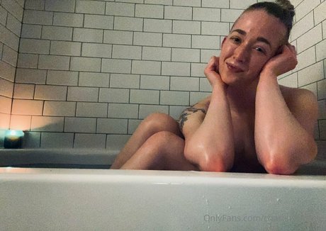 charleexchaste jolie actrice photos