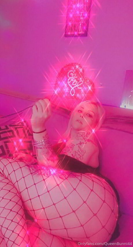 queenbunni44 modèle nu des photos