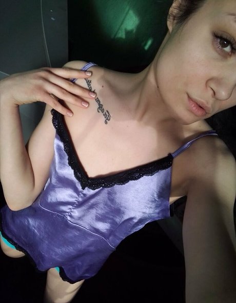 kiramoonlight modèle nu des photos