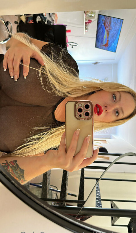 mikhelaxxx art star du porno photos