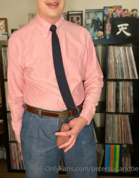 petersuitandtie modèle sexy photo