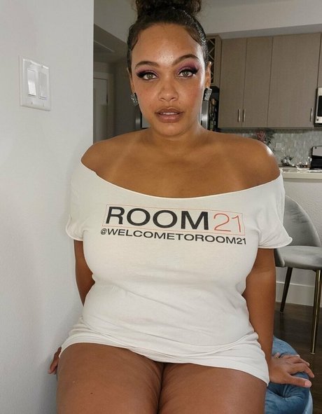 yettajobrown modèle porno image