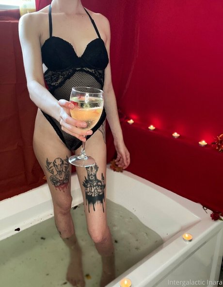 Alieninara star du porno gratuit images