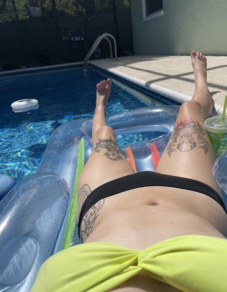 Alieninara modèle de sexe photos