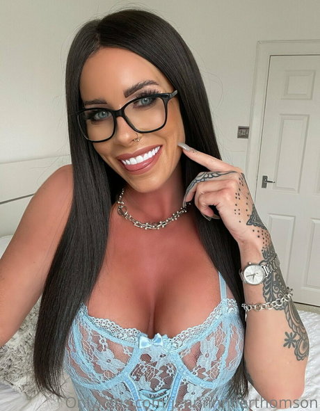 fanatique de hotwife infidèle assez chaud image