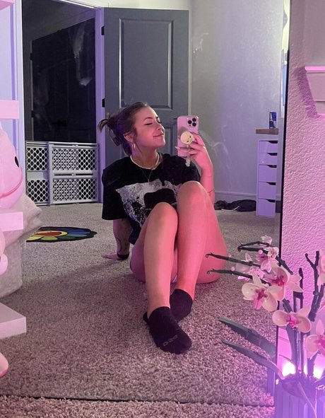 GXR Shorty actrice artistique galeries