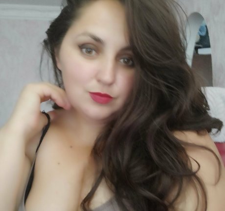 karinamoonn star exclusive image