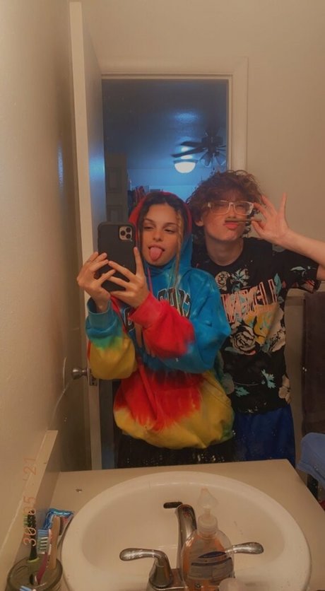 adolescente blonde onlyfans meilleure qualité image