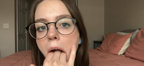 heyimella actrice photo