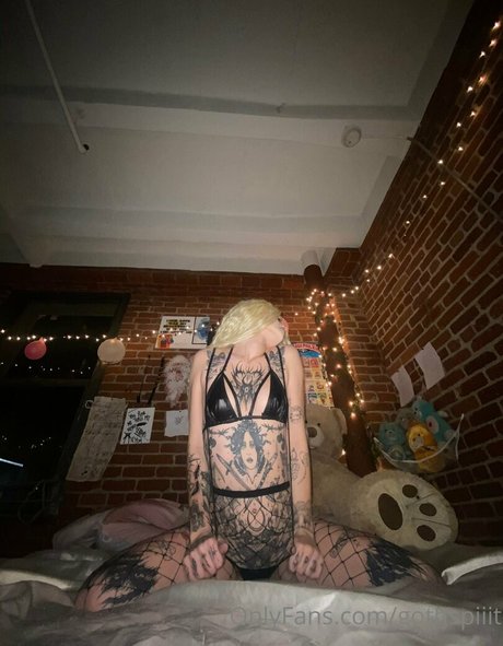 gothspiiit star du porno gratuite photo