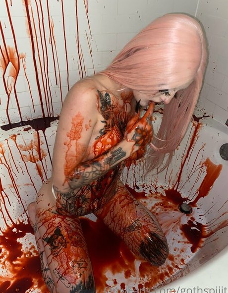 gothspiiit jolie star du porno archive