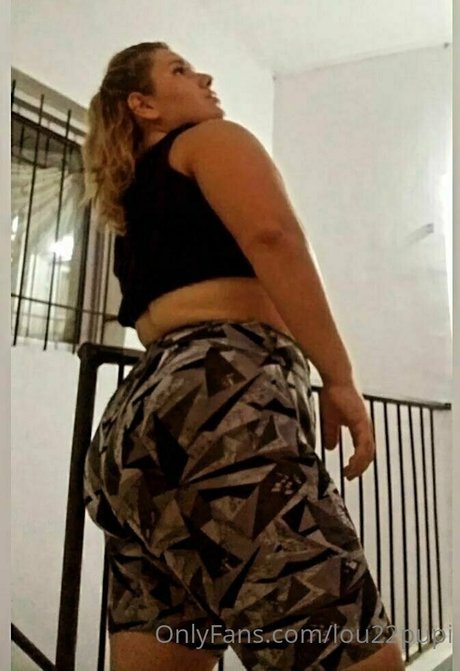 lou22pupi modèle gratuit image