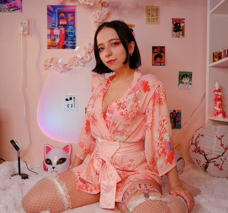 CyberlyCrush star du porno chaude photos