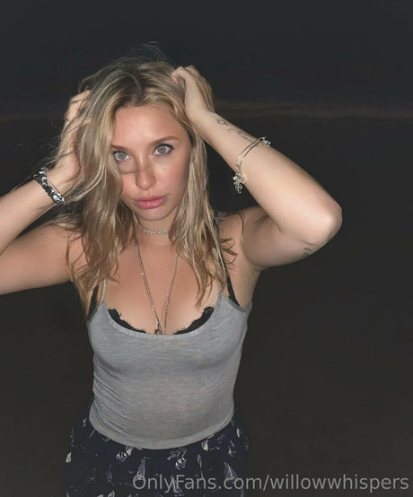 willowwhispers étoile sexy images