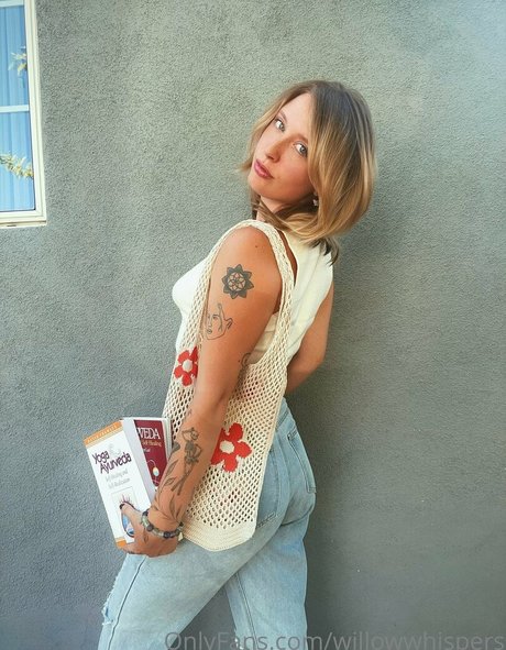 willowwhispers actrice porno photo