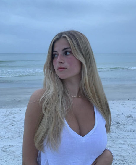 Shea O actrice chaude image