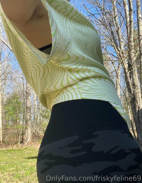 friskyfeline69 actrice nue image