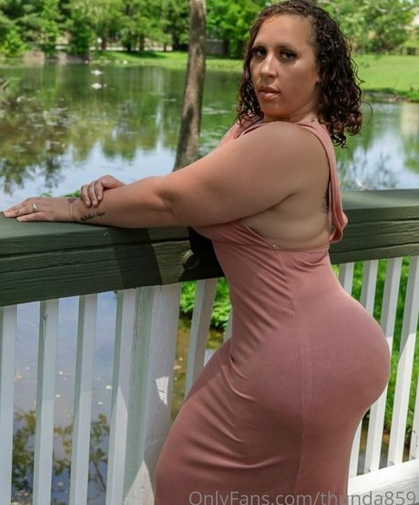 thunda859 actrice chaude image