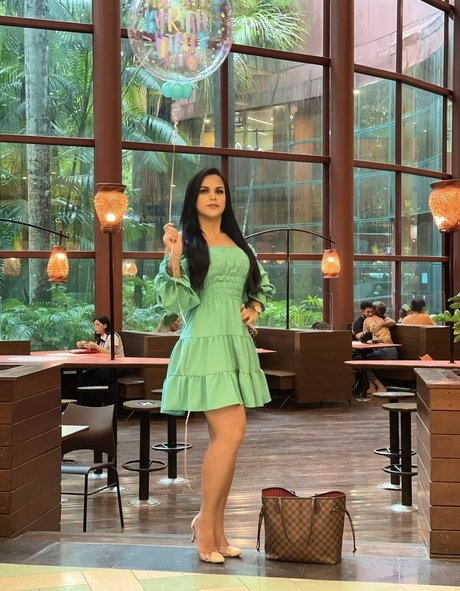 Bruna Butterfly actrice exclusive images