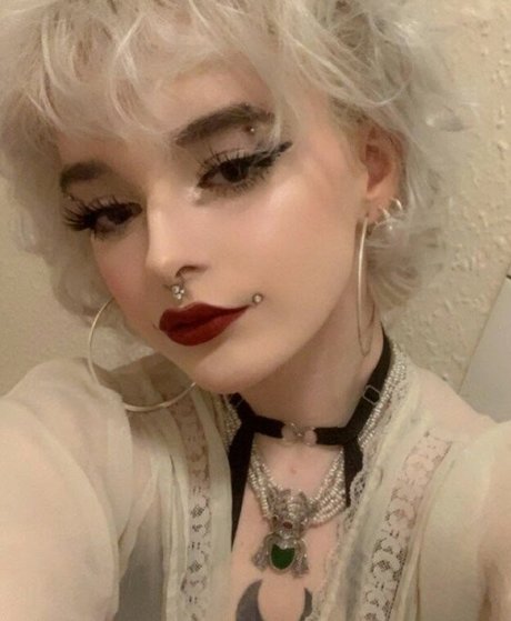 Gremlin Luna actrice sexy img