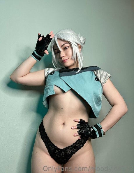 Moodyjes723 actrice érotique image