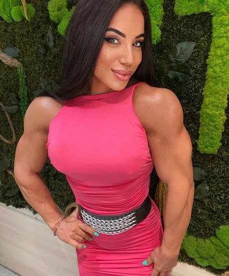 Elisabeta Ionita actrice érotique collection