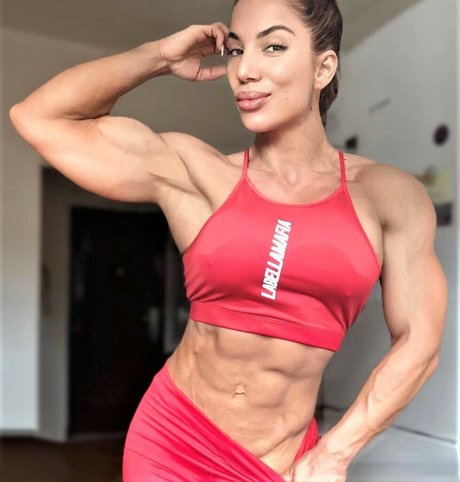 Elisabeta Ionita belle étoile photos