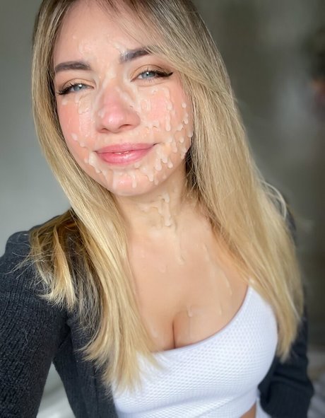 chatte ado onlyfans sexy érotique photo