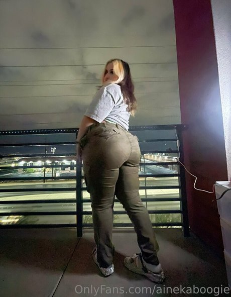 ainekaboogie star du porno chaude des photos