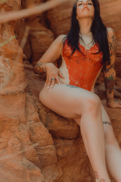 Thatsoraven95 modèle magnifique images