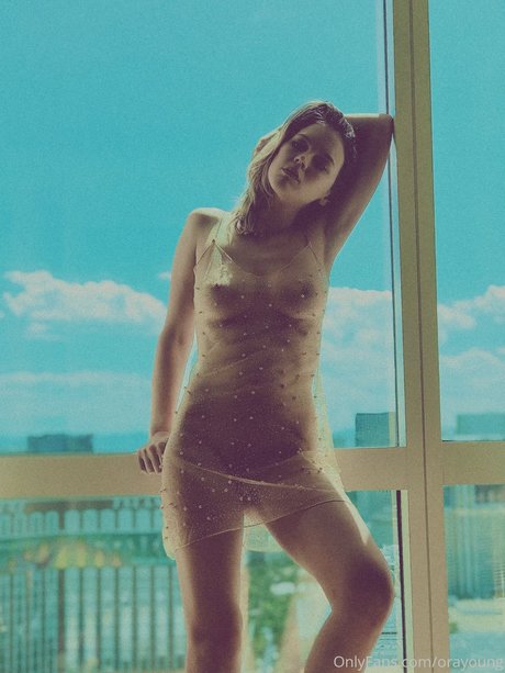 Ora Young star du porno xxx photos