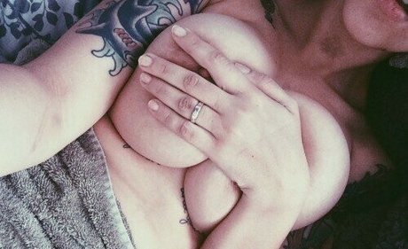 Bailey Arber modèle chaud galeries