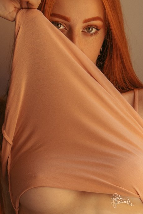 VioletLatte actrice chaude des photos