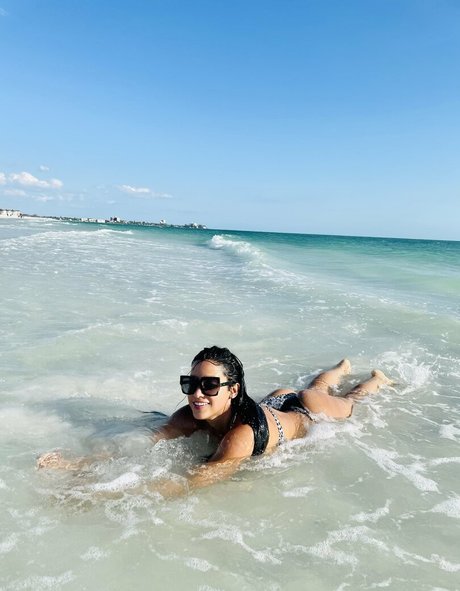 Abella Anderson nus star du porno collection