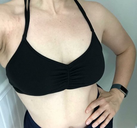 Emily Sequoia modèle sexy galeries