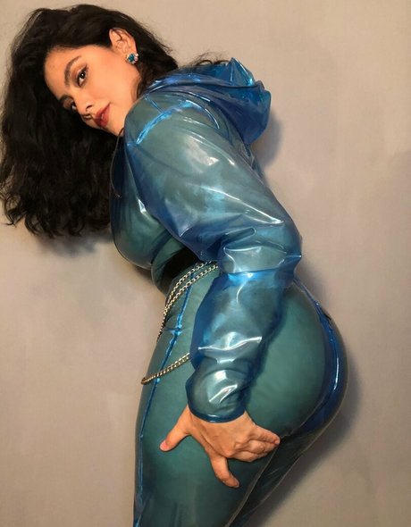 latexnai belle star du porno img