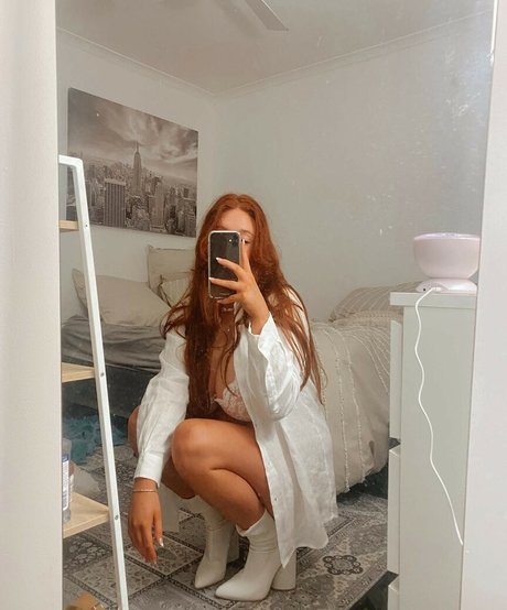 Hayley Aurisch étoile exclusive galerie