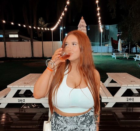 Hayley Aurisch modèle pornographique photo