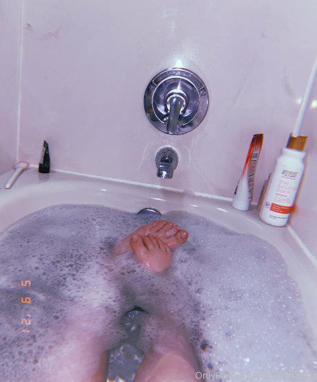 avaler du sperme uniquementfans pornographique en haute définition image