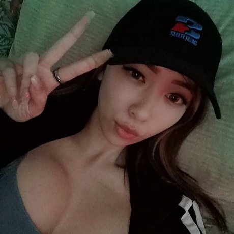 Luna Ly sexe de star du porno image