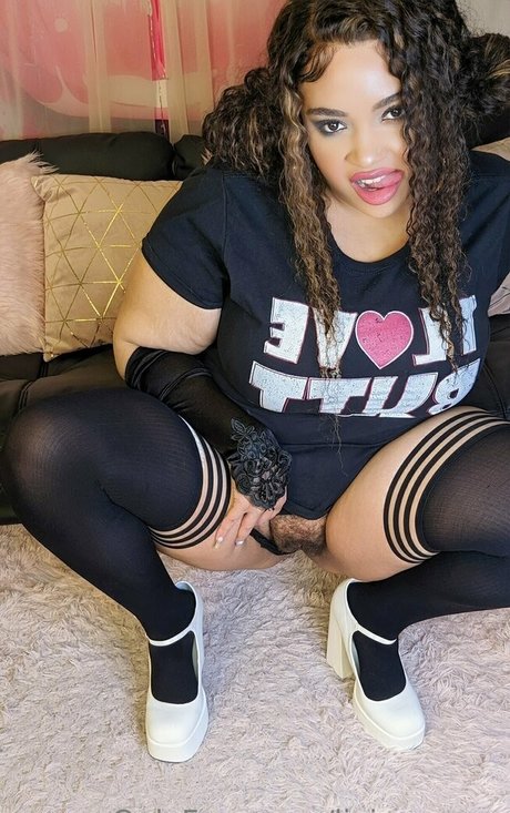 femme seulementfans sexy en haute qualité archive