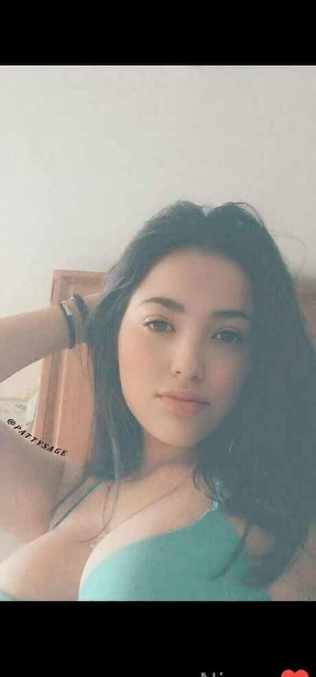 onlyninaaa étoile xxx image