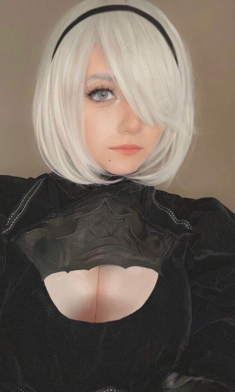 Yakirisu modèle xxx des photos