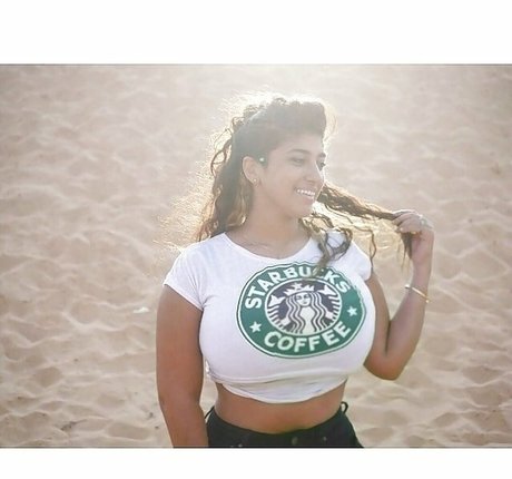 Yuval actrice érotique image