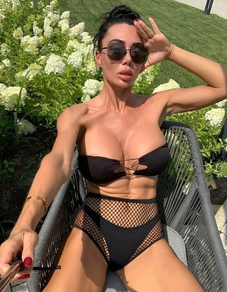 Sexy Alisa star du porno érotique photo