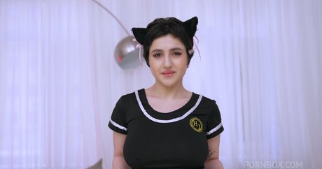 Morta Lola star du porno sympa photo